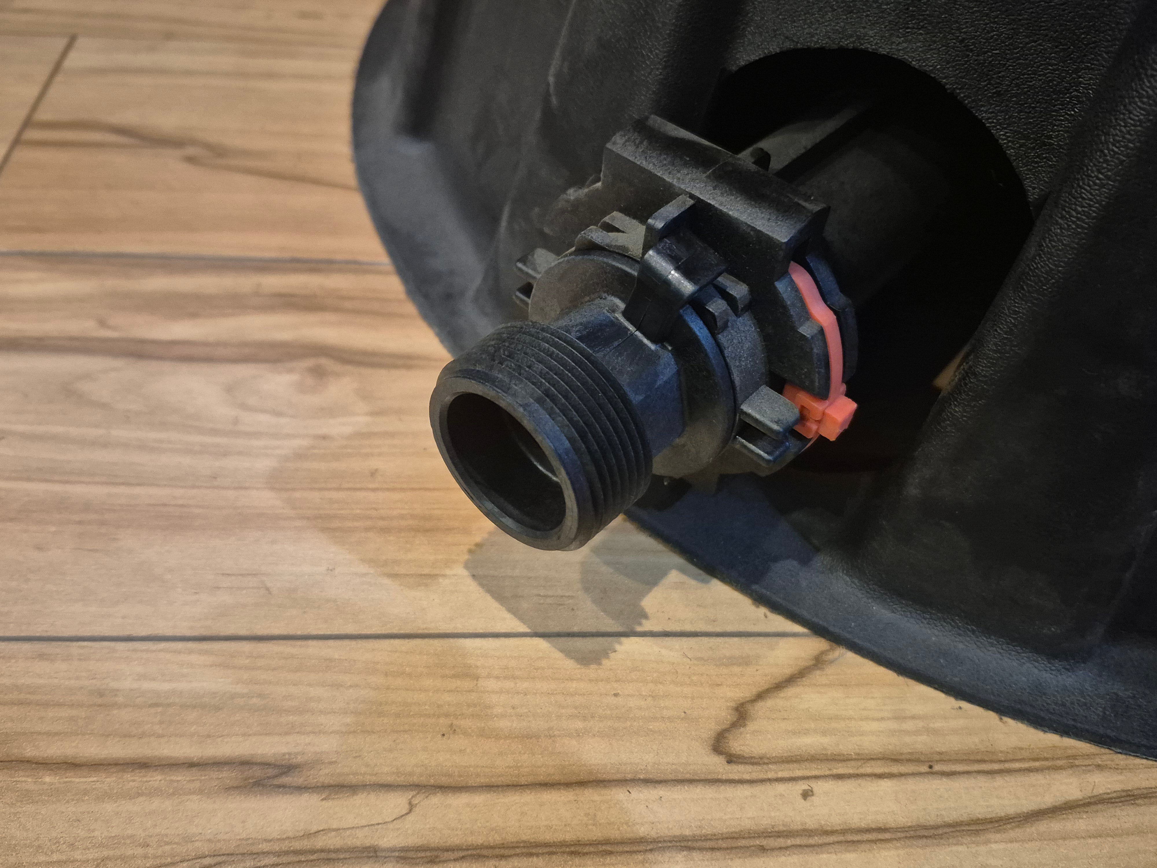 Pentair WellMate WM-23 Quick Connect 80 Gallon Fiberglass Well Tank